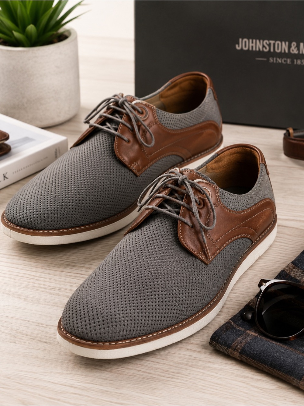 Johnston & Murphy Sheepskin Perforated Oxford Shoes Gray Brown Casual Shoes